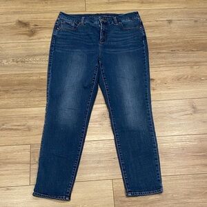 Chico’s So Slimming Girlfriend Ankle Jeans Sz 10
